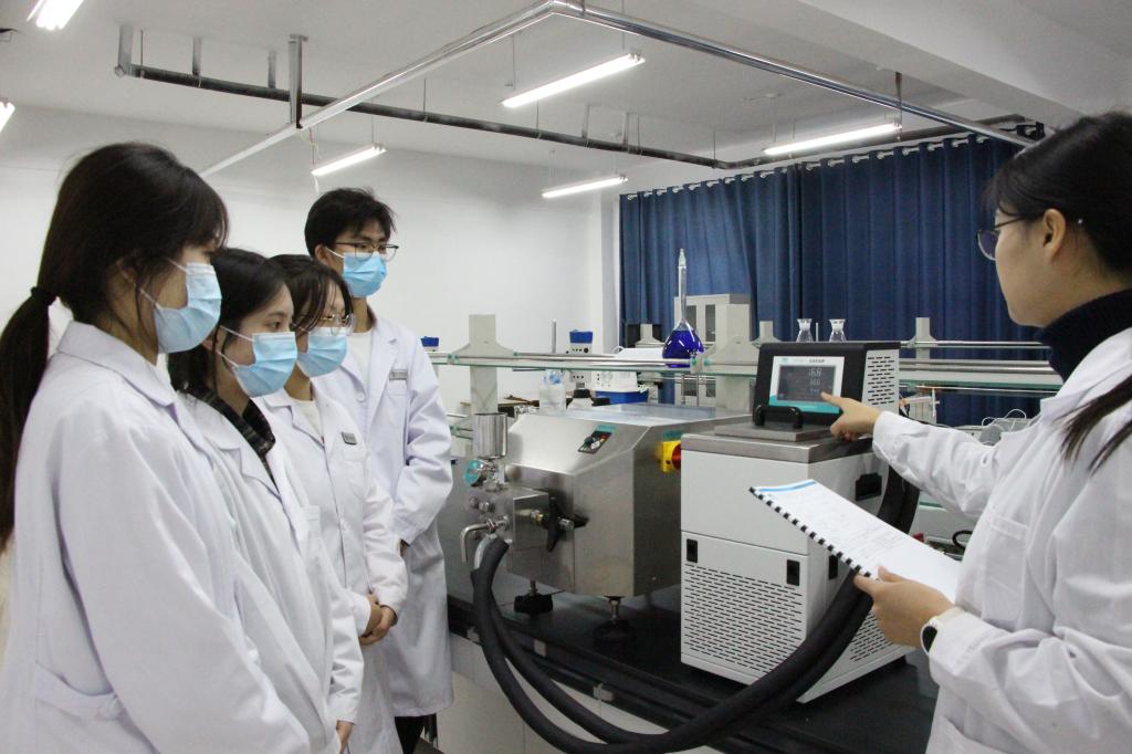 化妝品科學(xué)與技術(shù)專業(yè) 美麗與科技的完美融合